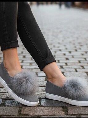 Steve Madden Womens Emily Grey Feathers Round Toe Slip On Shoes Size 8.5